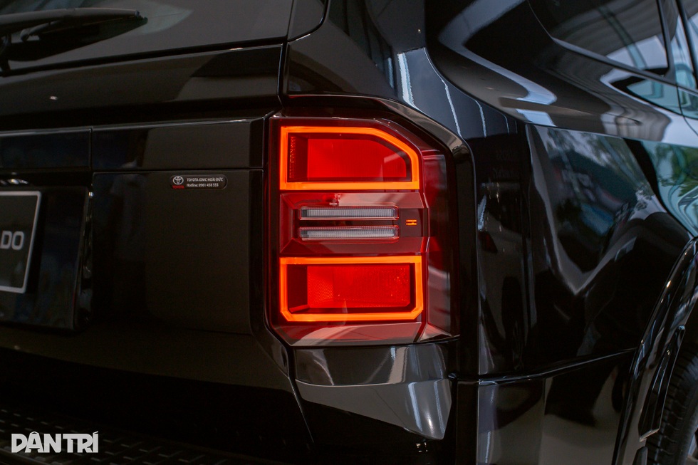 Thay đổi hoàn toàn, Land Cruiser Prado 2024 có gì để chinh phục khách Việt? - 6