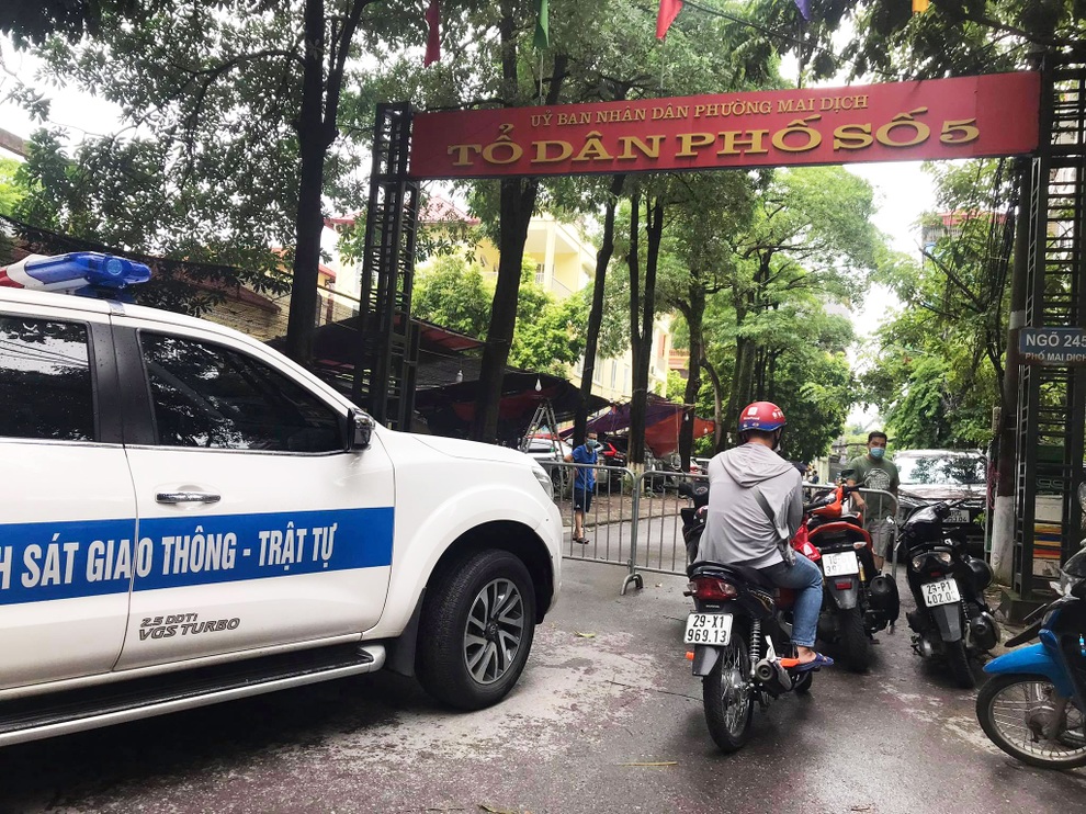 Vụ tường đổ đè bẹp 12 ô tô ở Hà Nội: Ai chịu trách nhiệm đền bù thiệt hại? - 3 Vụ tường đổ đè bẹp 12 ô tô ở Hà Nội: Ai chịu trách nhiệm đền bù thiệt hại? - 3