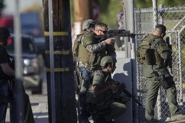 Hai nghi phạm xả súng tại California là vợ chồng