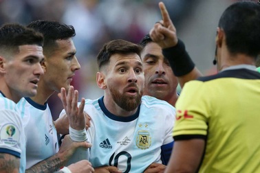 Phát biểu gây sốc, Messi có thể bị cấm thi đấu 2 năm