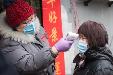 Hơn 700 người chết vì virus corona, Vũ Hán căng thẳng “như thời chiến”