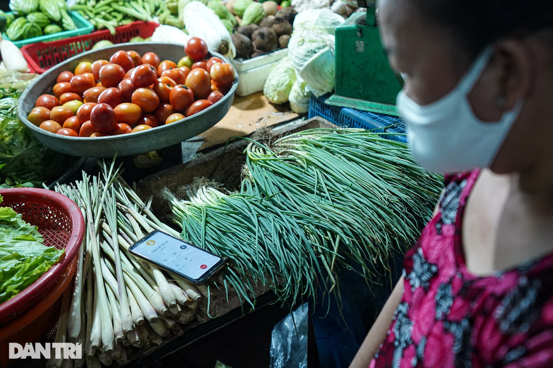 Tiểu thương Cần Giờ ra chợ bằng thẻ xanh Covid-19 - 7 Tiểu thương Cần Giờ ra chợ bằng thẻ xanh Covid-19 - 7