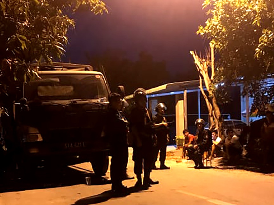 Công an TPHCM truy nã nghi can xả súng bắn chết 4 người - 3 Công an TPHCM truy nã nghi can xả súng bắn chết 4 người - 3
