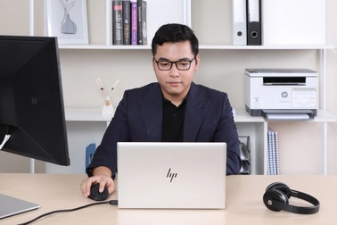 Thiết bị công nghệ giúp doanh nghiệp thích ứng với làm việc từ xa