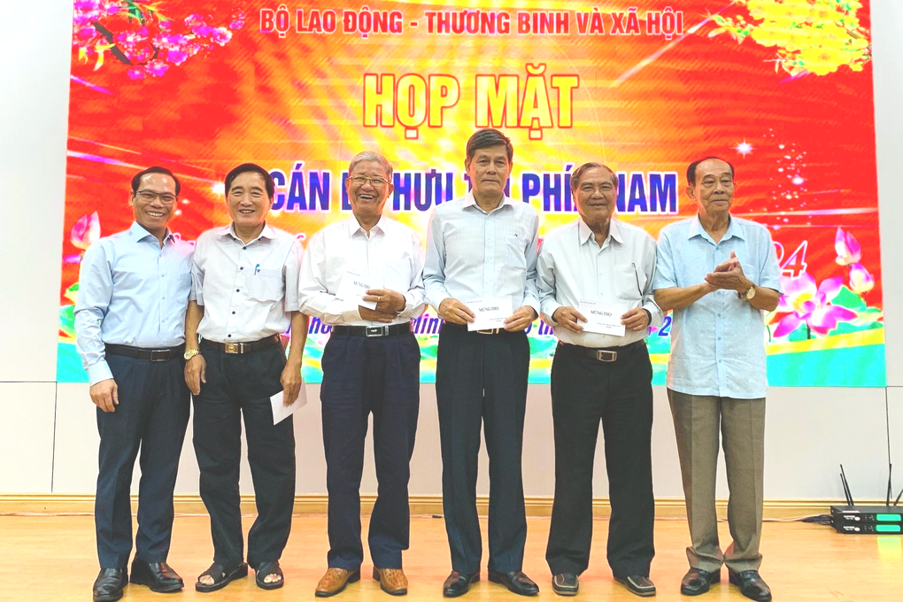 can-bo-huu-tri-edited-edited.jpeg can-bo-huu-tri-edited-edited.jpeg