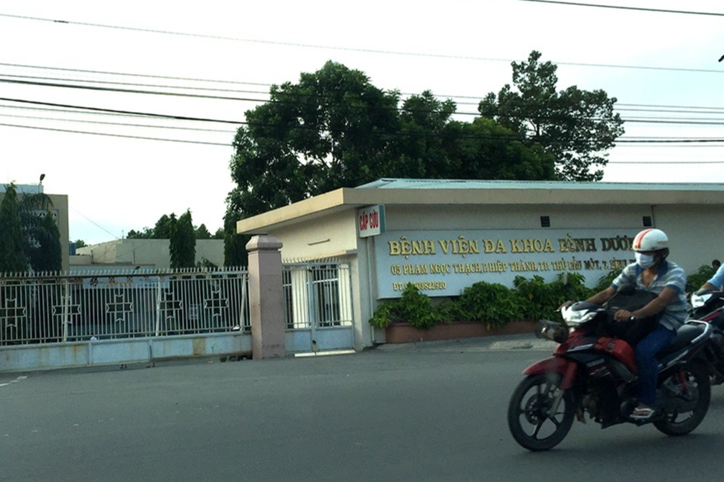 Vụ sập sân khấu ở Bình Dương: Một nạn nhân là trẻ em bị thương nặng - 1 Vụ sập sân khấu ở Bình Dương: Một nạn nhân là trẻ em bị thương nặng - 1