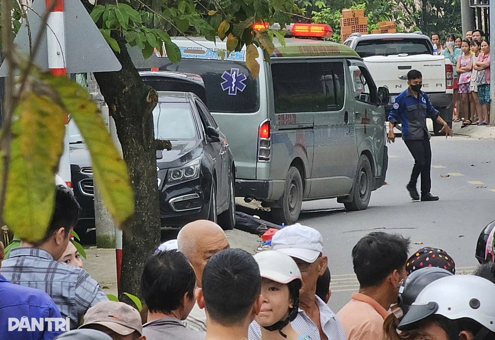 Danh tính cô gái tử vong trong cốp ô tô đậu ven đường ở TPHCM - 1 Danh tính cô gái tử vong trong cốp ô tô đậu ven đường ở TPHCM - 1