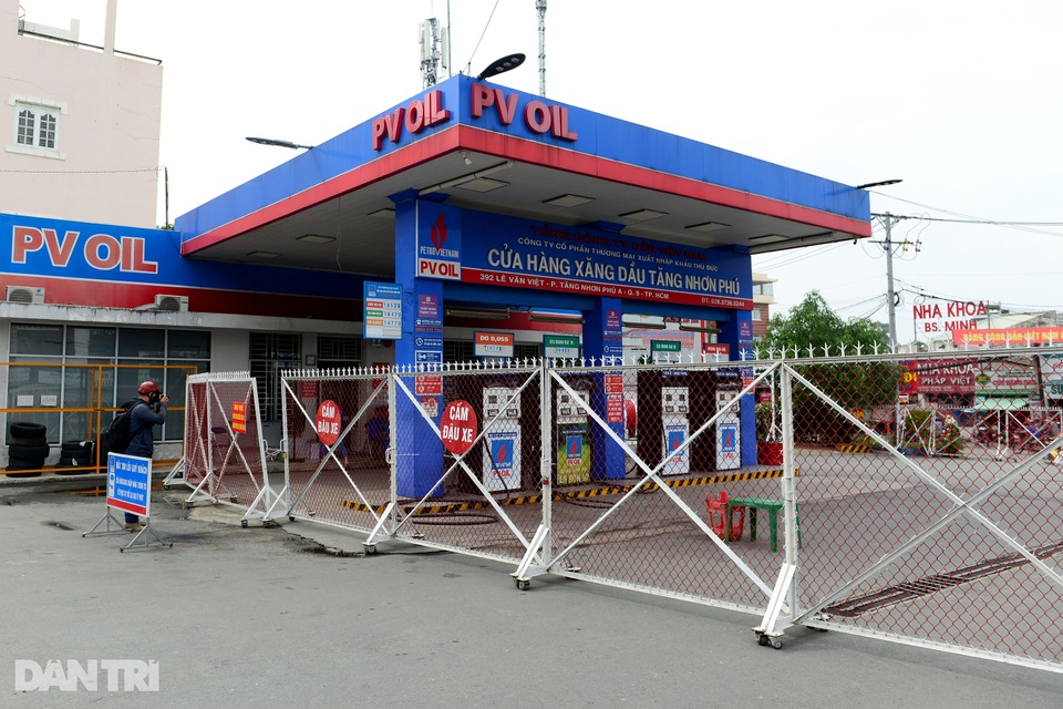 Người bán vé số ở TP Thủ Đức nghi liên quan chuỗi lây nhiễm ở Gò Vấp - 1 Người bán vé số ở TP Thủ Đức nghi liên quan chuỗi lây nhiễm ở Gò Vấp - 1
