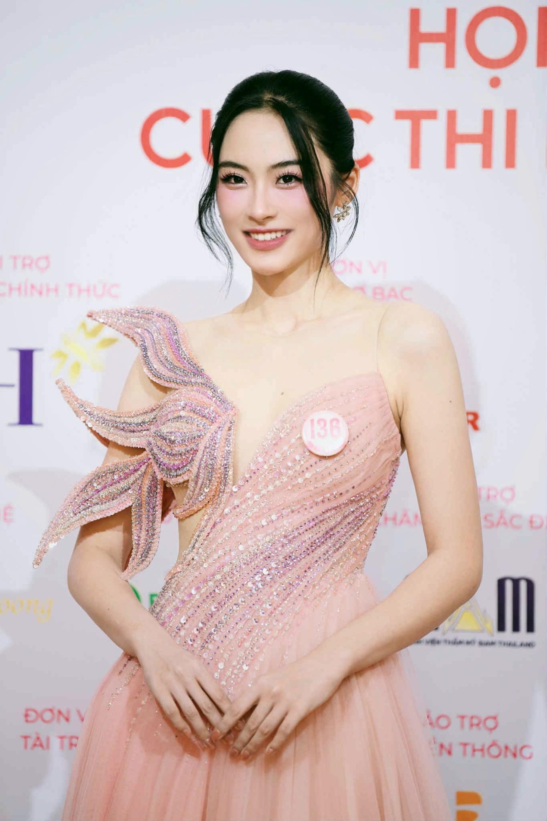 Á hậu Vân Nhi: Mỹ nhân mặt mộc, ngoại hình gây sốt chung kết hoa hậu - 4 Á hậu Vân Nhi: Mỹ nhân mặt mộc, ngoại hình gây sốt chung kết hoa hậu - 4