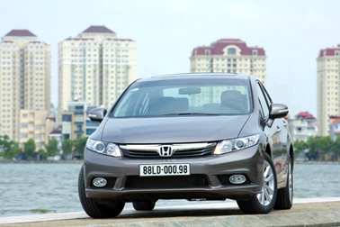 Mua Honda Civic được tặng Iphone 5S