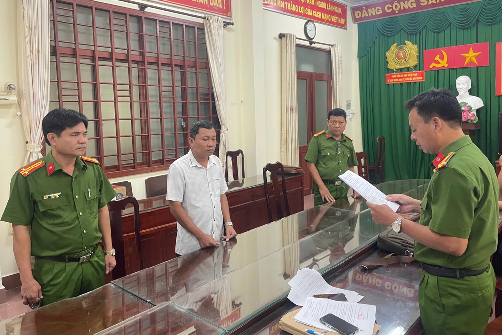 Giám đốc chi nhánh công ty Cao Mạc bị bắt - 1