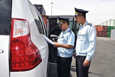 Lên chiến dịch “sờ gáy” xe Việt kiều hồi hương