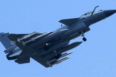 Mỹ dựa sức mạnh tàng hình đấu tiêm kích Trung Quốc