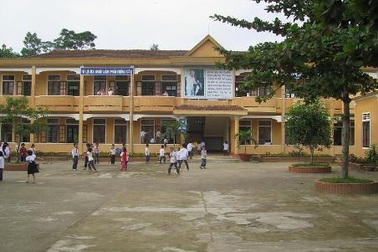 Trả tiền “cảm ơn xã” cho giáo viên