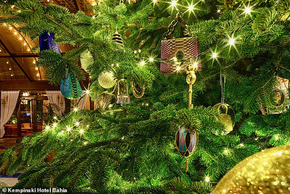 Chiêm ngưỡng cây thông Noel đắt nhất thế giới trị giá hơn 367 tỷ đồng - 4 Chiêm ngưỡng cây thông Noel đắt nhất thế giới trị giá hơn 367 tỷ đồng - 4