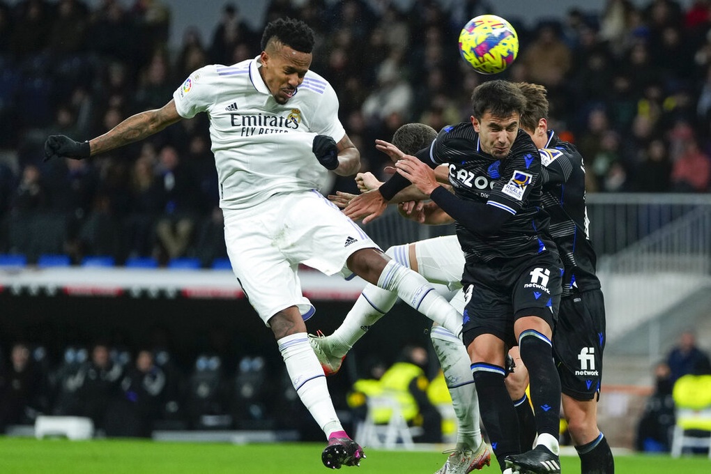 Real Madrid kém Barcelona 5 điểm trong cuộc đua vô địch La Liga - 1