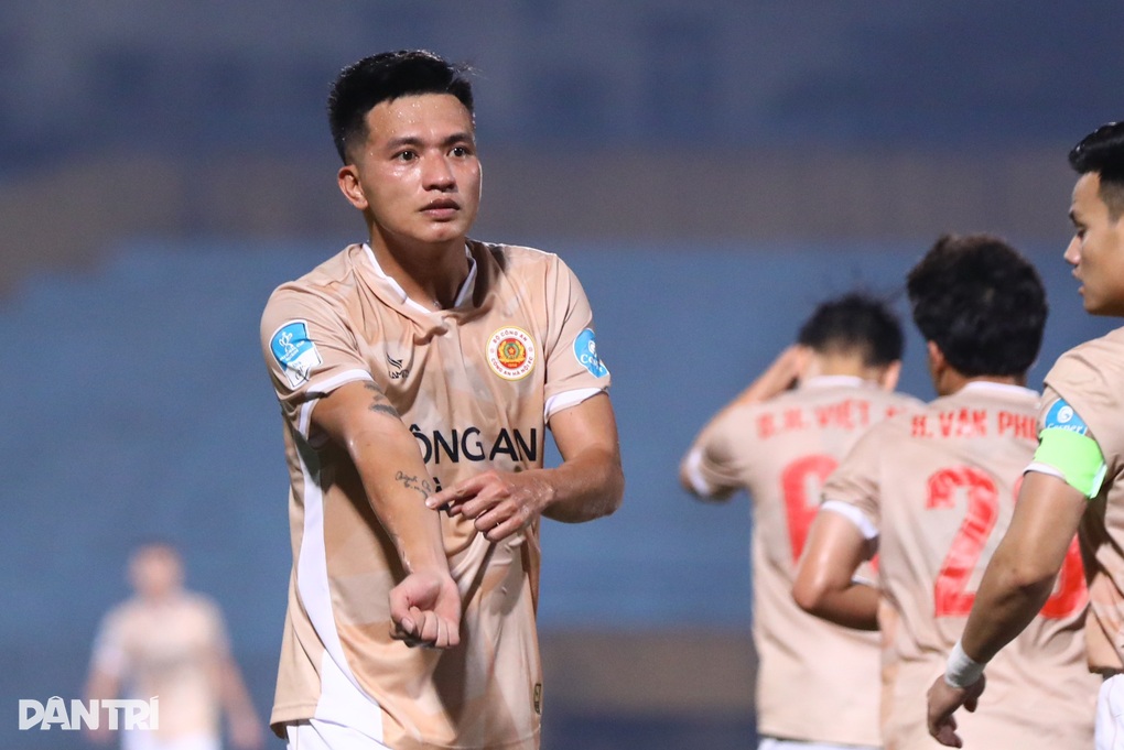 CLB Công an Hà Nội đánh bại HA Gia Lai trong ngày HLV Gong Oh Kyun ra mắt - 4 CLB Công an Hà Nội đánh bại HA Gia Lai trong ngày HLV Gong Oh Kyun ra mắt - 4