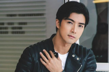 "Hoàng tử phim thần tượng" Hạ Quân Tường bị khám nhà, tố quấy rối tình dục