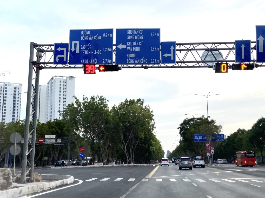 TPHCM chưa đóng nút giao Đồng Văn Cống, cấm xe máy và ô tô rẽ trái từ 11/5 - 3 TPHCM chưa đóng nút giao Đồng Văn Cống, cấm xe máy và ô tô rẽ trái từ 11/5 - 3