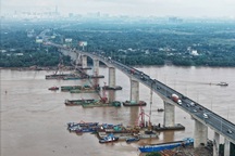 Cảnh đối lập tại dự án mở rộng cao tốc TPHCM - Long Thành