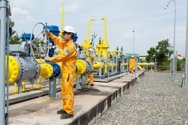 Giá dầu lao dốc, nhân viên dầu khí vẫn "bỏ túi" 30 triệu đồng/tháng