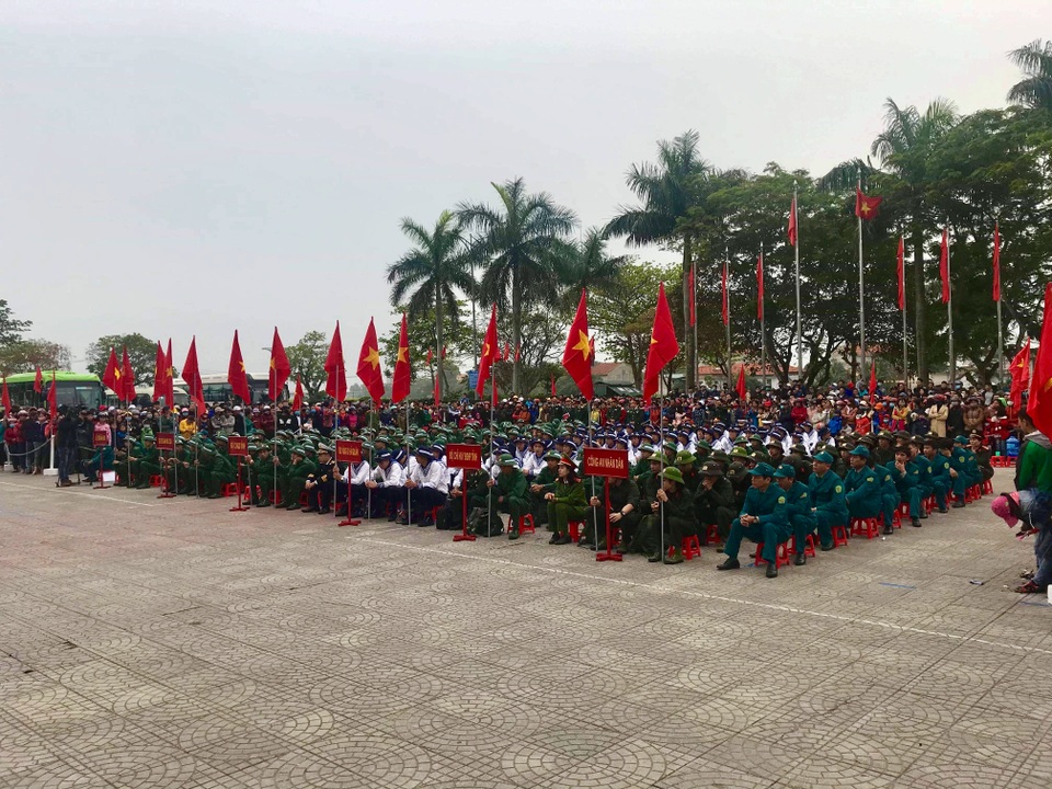 Sáng nay hàng nghìn tân binh lên đường nhập ngũ - 11 Sáng nay hàng nghìn tân binh lên đường nhập ngũ - 11