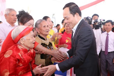 Phó Thủ tướng Trần Lưu Quang dự ngày hội Đại đoàn kết tại Thanh Hóa