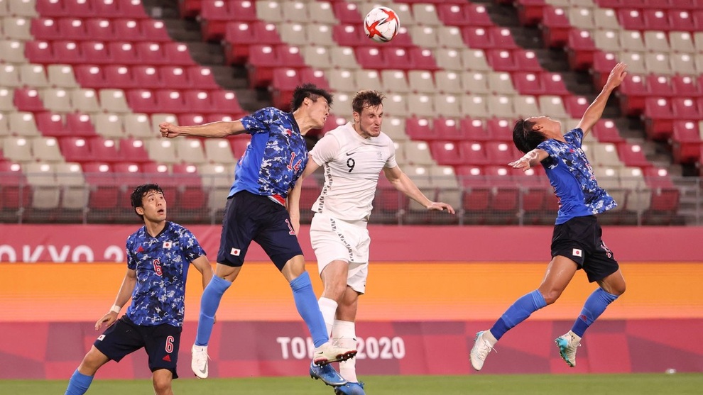 Thắng nghẹt thở sau loạt đấu súng, Olympic Nhật Bản lọt vào bán kết - 2 Thắng nghẹt thở sau loạt đấu súng, Olympic Nhật Bản lọt vào bán kết - 2