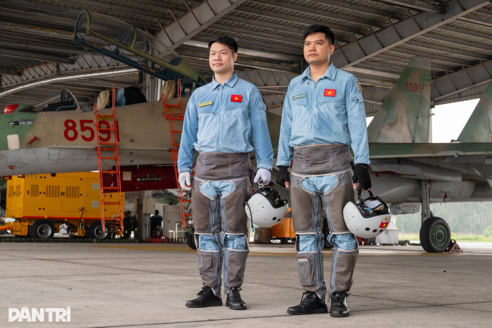 Bên trong buồng tập lái thực tế ảo tiêm kích Su-30MK2 do Việt Nam chế tạo - 11 Bên trong buồng tập lái thực tế ảo tiêm kích Su-30MK2 do Việt Nam chế tạo - 11