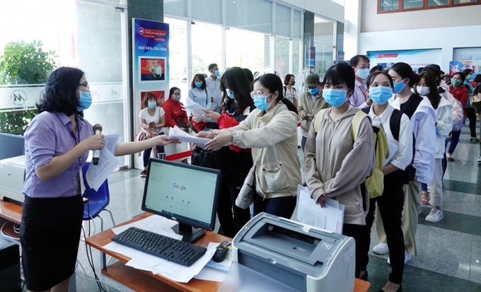 Trẻ cần chuẩn bị hồ sơ nhập học đầy đủ, tránh để xảy ra sai sót để thủ tục nhập học được tiến hành suôn sẻ.