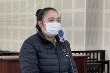 Nữ cửa hàng trưởng chiếm đoạt 40 điện thoại iPhone