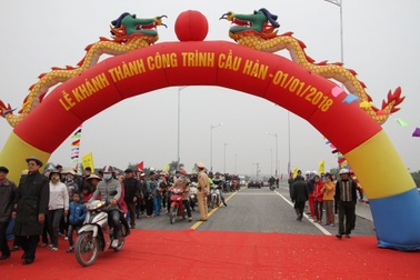 Đưa vào sử dụng 2 cây cầu mới trong ngày đầu năm