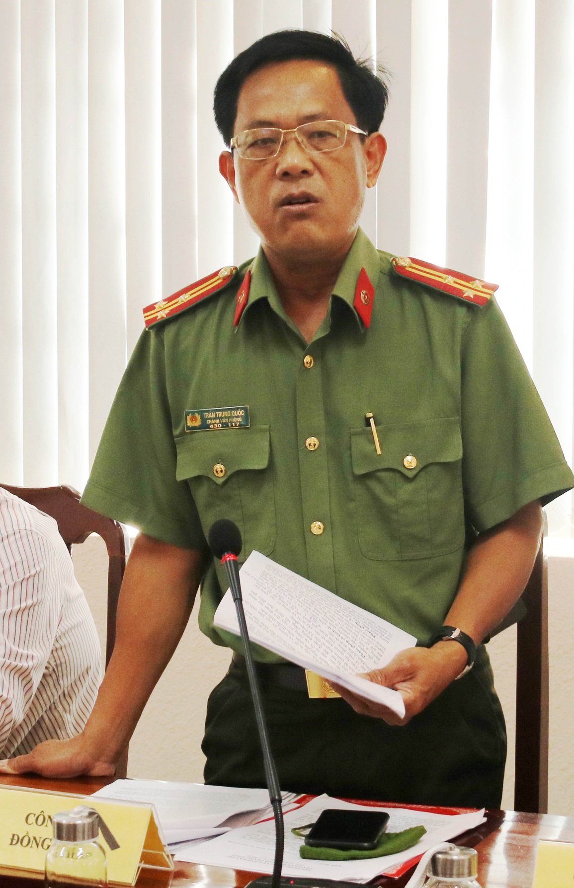 Người phụ nữ bỗng dưng mất tiền tỷ vì tin người của công an - 1