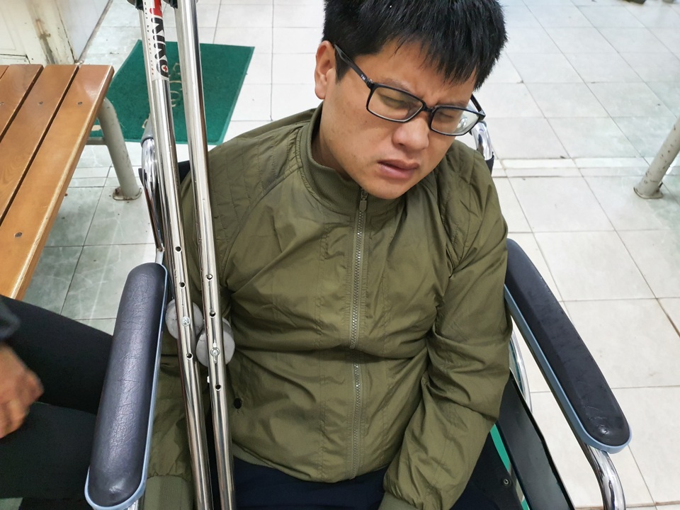 Chàng trai mồ côi cha: Các cô, chú cứu cháu với! - 5 Chàng trai mồ côi cha: Các cô, chú cứu cháu với! - 5