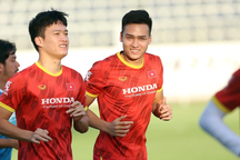 Hoàng Đức chấn thương, HLV Park Hang Seo có thêm nỗi lo