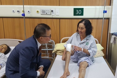 Khớp “hỏng đâu thay đấy” nhờ can thiệp Robot hiện đại