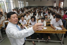 Thực hư thông tin lương giảng viên đại học hàng trăm triệu đồng/tháng