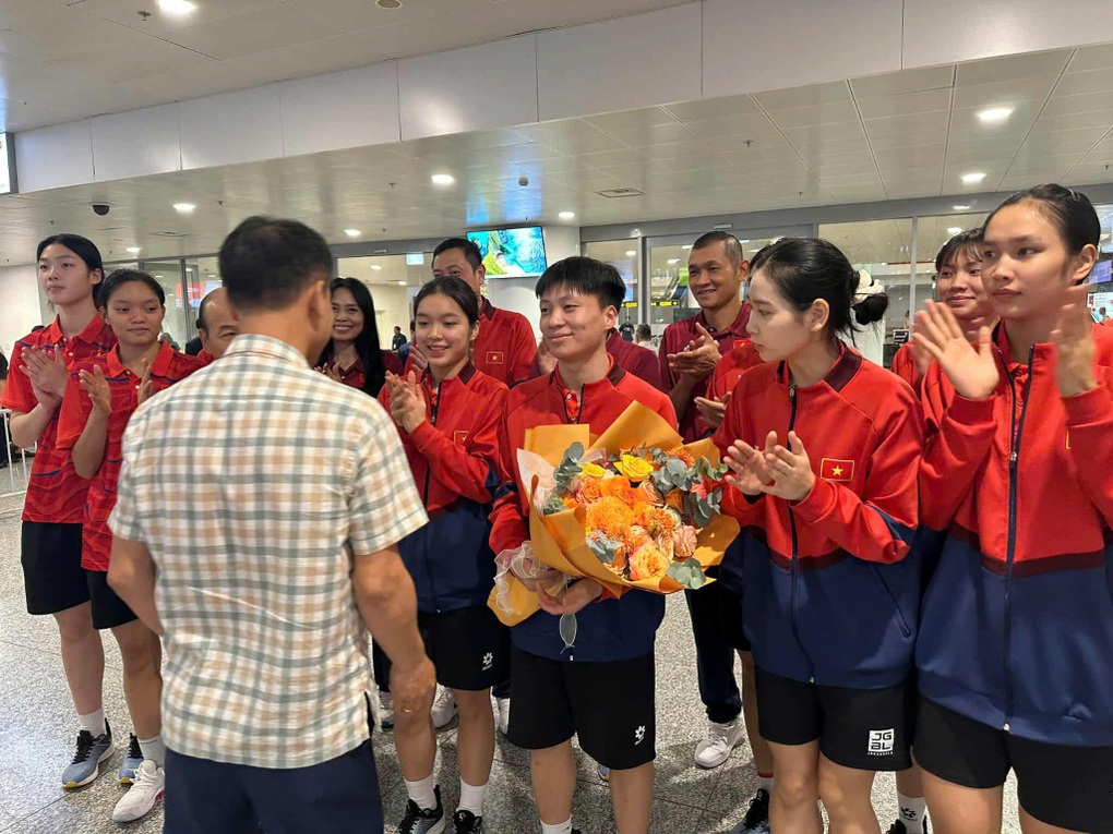 U21 bóng chuyền nữ Việt Nam về nước sau giải vô địch thế giới - 1 U21 bóng chuyền nữ Việt Nam về nước sau giải vô địch thế giới - 1