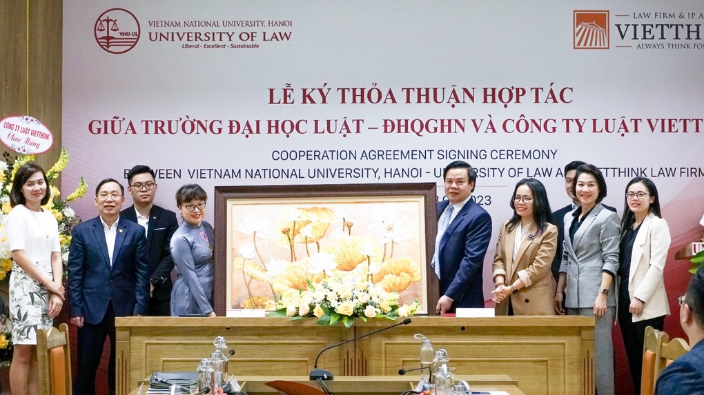 Đẩy mạnh hợp tác toàn diện giữa Trường Đại học Luật và Công ty Luật Vietthink - 2 Đẩy mạnh hợp tác toàn diện giữa Trường Đại học Luật và Công ty Luật Vietthink - 2