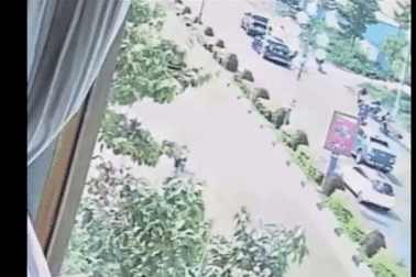 Nghi án nhóm thanh niên va chạm xe ô tô, nổ súng trên đường