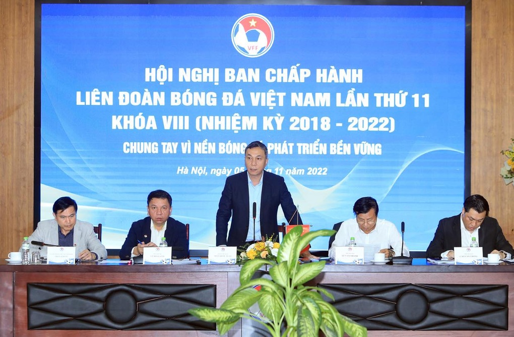 Hai ứng viên ghế nóng VFF bị tố nợ tiền trước Đại hội khóa 9 - 1 Hai ứng viên ghế nóng VFF bị tố nợ tiền trước Đại hội khóa 9 - 1