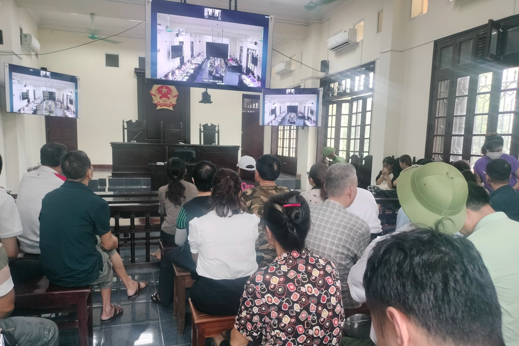 Cựu Bí thư Lào Cai Nguyễn Văn Vịnh bị đề nghị 5-6 năm tù - 2 Cựu Bí thư Lào Cai Nguyễn Văn Vịnh bị đề nghị 5-6 năm tù - 2