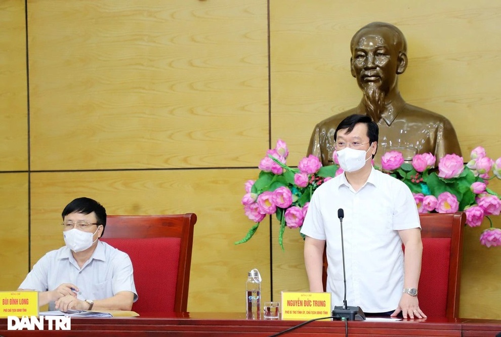 Nghệ An lập các chốt ra vào tỉnh, bỏ quy định xét nghiệm SARS-CoV-2 - 2 Nghệ An lập các chốt ra vào tỉnh, bỏ quy định xét nghiệm SARS-CoV-2 - 2