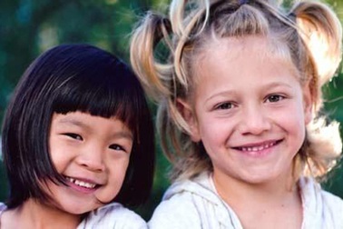 Bé trai 8 tuổi chuyển đổi giới tính