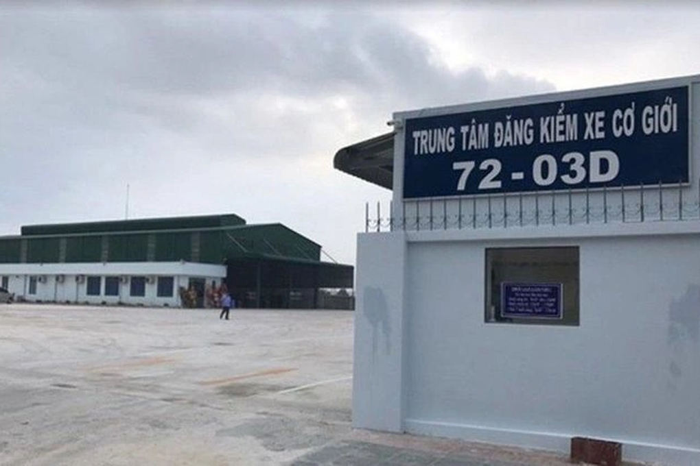 Bắt giám đốc Trung tâm đăng kiểm 72-03D ở Bà Rịa - Vũng Tàu - 1 Bắt giám đốc Trung tâm đăng kiểm 72-03D ở Bà Rịa - Vũng Tàu - 1
