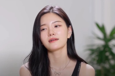 Mỹ nhân Hàn Quốc mếu máo khi không được chọn hẹn hò trong "Đảo thiên đường"