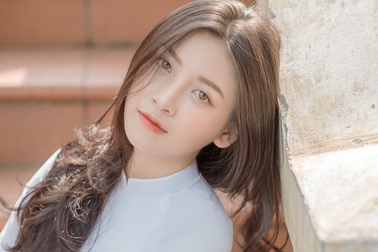 Thiếu nữ xứ Thanh diện áo dài trắng khiến cánh mày râu ngẩn ngơ