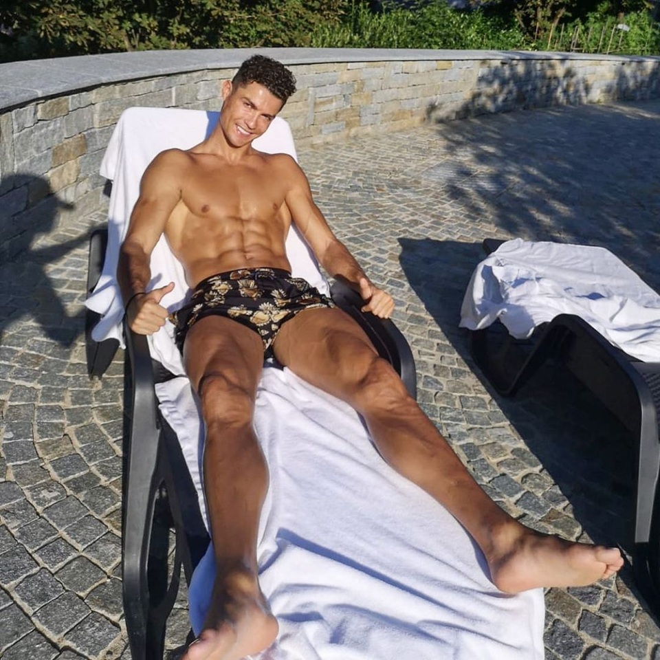 C.Ronaldo và hành trình nâng cấp “tổ ấm” theo năm tháng - 8