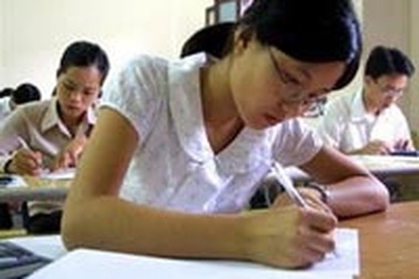 5 thí sinh tự chấm điểm vào bài thi