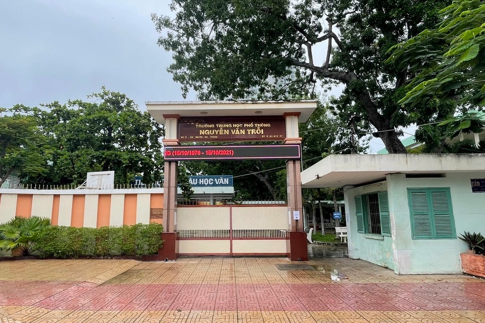Khánh Hòa cho học sinh nghỉ học để tránh bão số 9 - 1 Khánh Hòa cho học sinh nghỉ học để tránh bão số 9 - 1